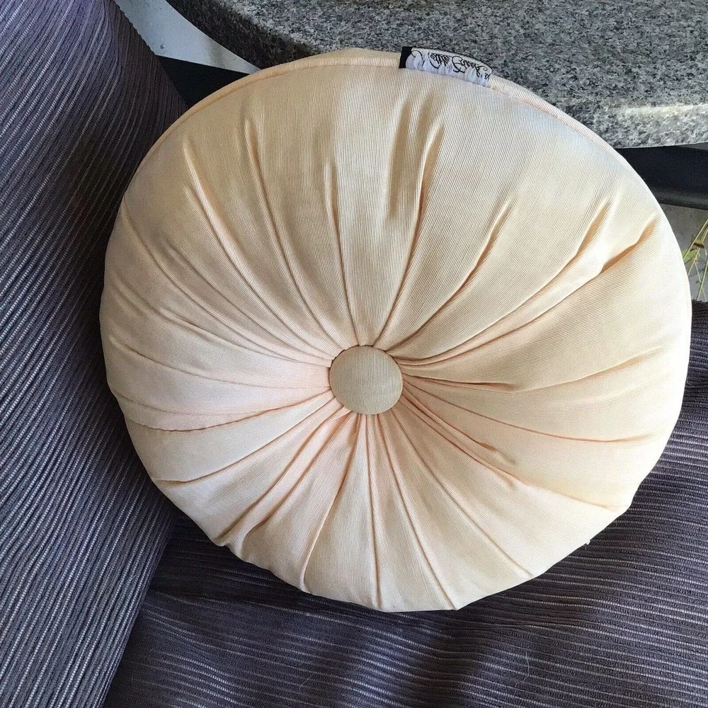 Vintage Tufted Throw Pillow 12